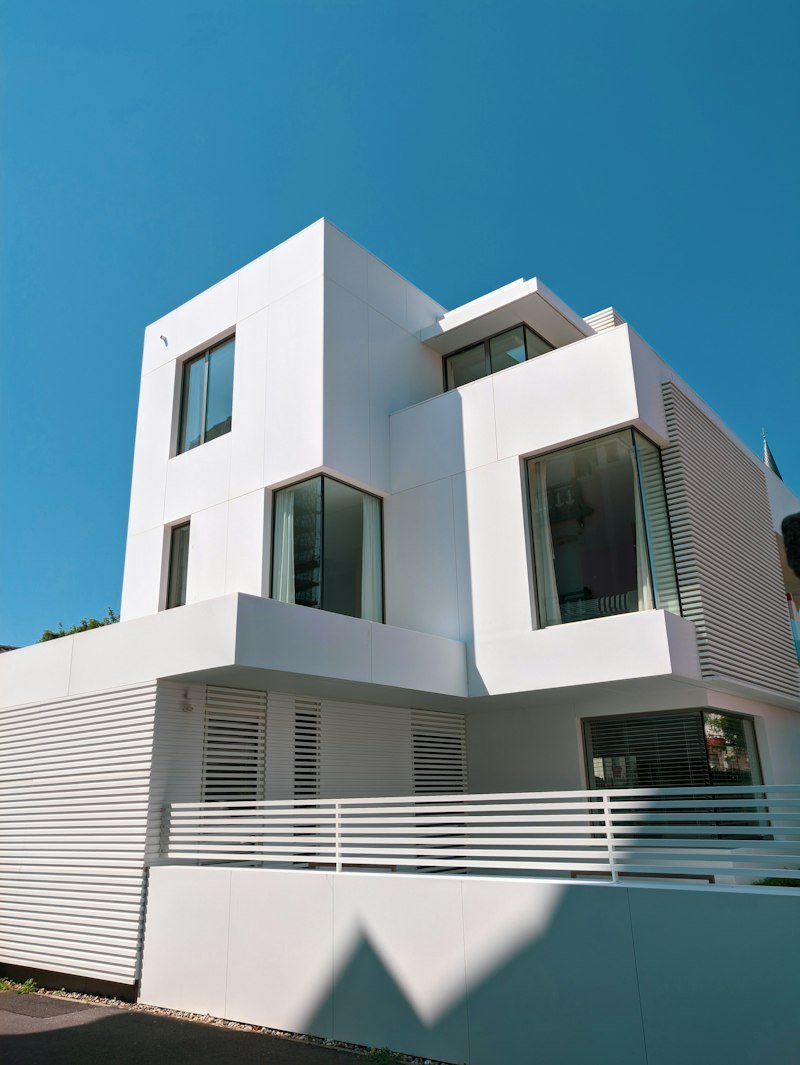 Immeuble blanc achevé et livré